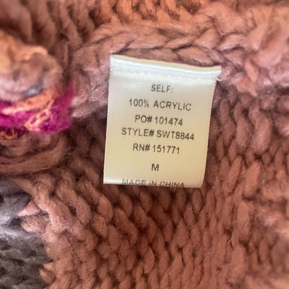 Cropped Chunky Knit Dolman Sweater - Picture 6 of 9